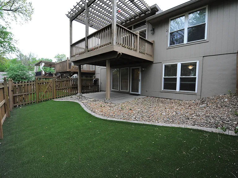 3204 NW 67th Ct — Photo 3