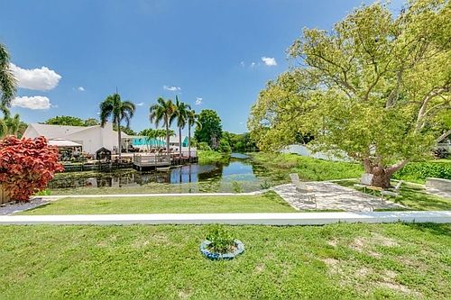3rd image of 10264 Oakhaven Dr