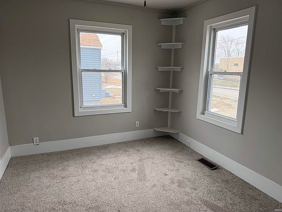 4th image of 511 E Pettit Ave