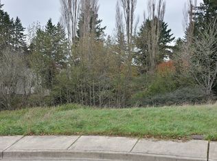 6811 Magnolia Ct, Brookings, OR 97415