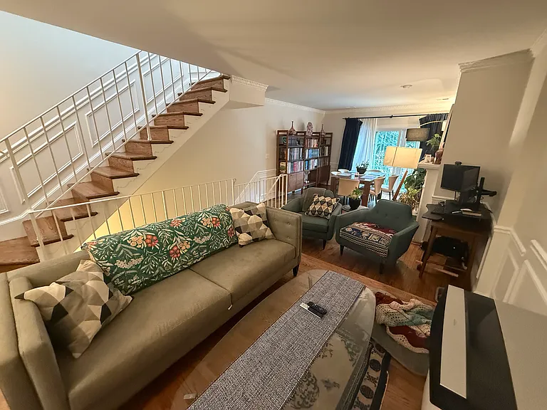 1688 Euclid St NW #B — Photo 6