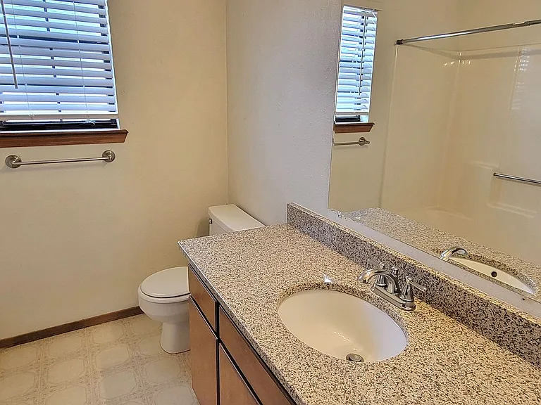 2813 Apache Rd — Photo 7