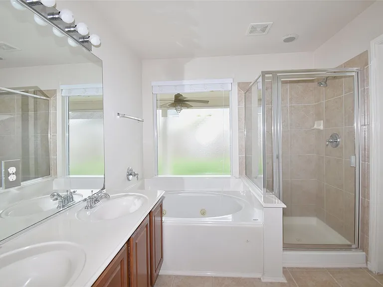30315 Castle Forest Dr — Photo 14