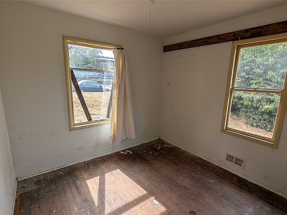 5th image of 1811 W 5th Street