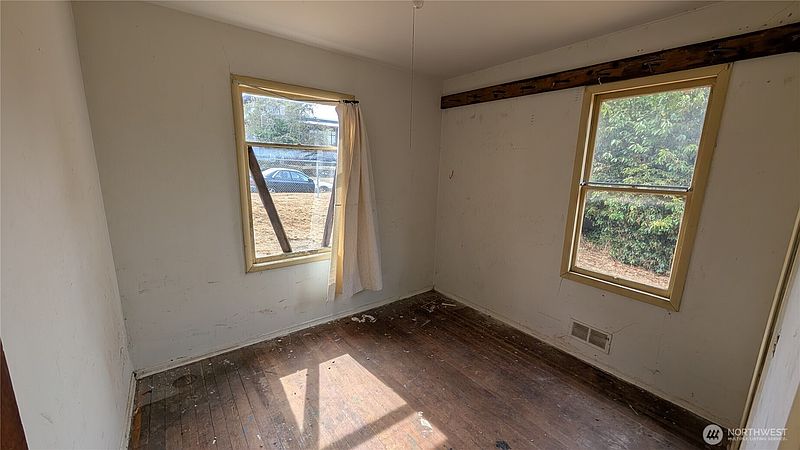 5th image of 1811 W 5th Street