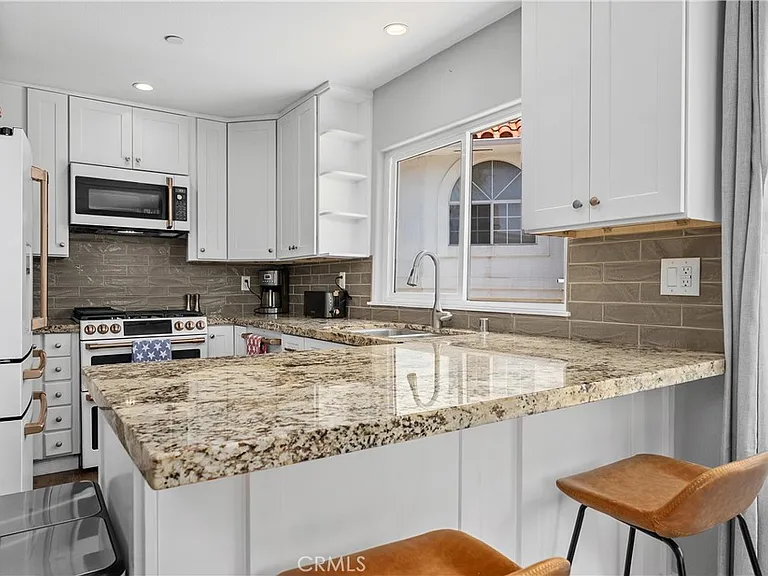 210 Avenida Montalvo #4 — Photo 5