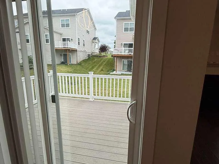 704 Peony Ln — Photo 43