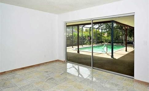 3rd image of 330 Avenida De Paradisio