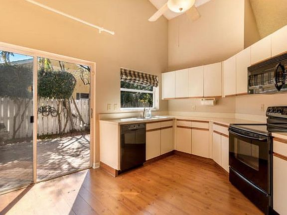 4th image of 5242 NW 55th St