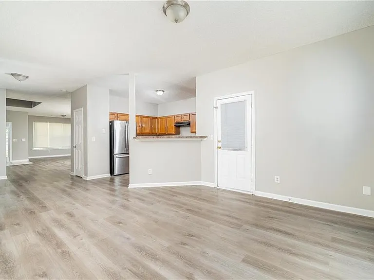 7683 Creekside Ln — Photo 8