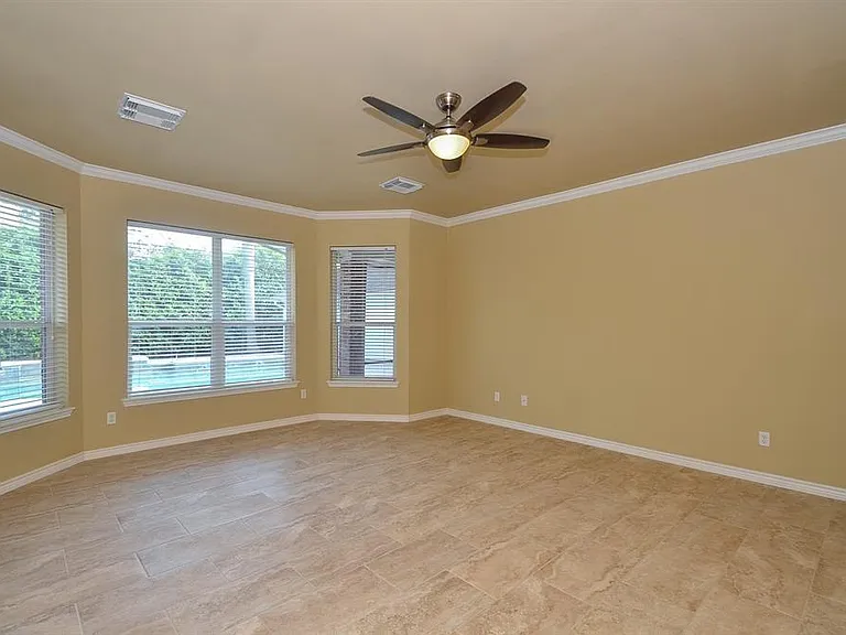 5503 Langhorne Ct — Photo 12