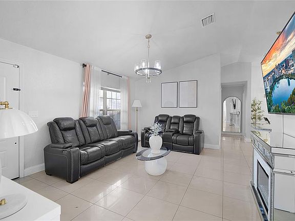 5th image of 16285 SW 21st Ct