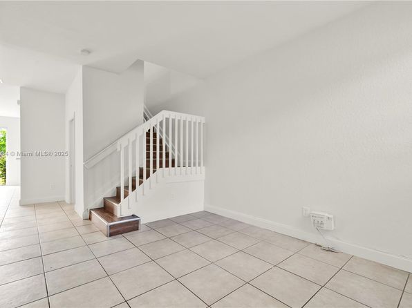 677 NE 21st Ter, Homestead, FL 33033