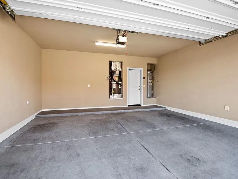 240 E Scepter Ln — Photo 15