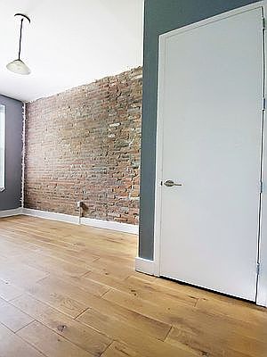 5th image of 170 Suydam St APT 1F