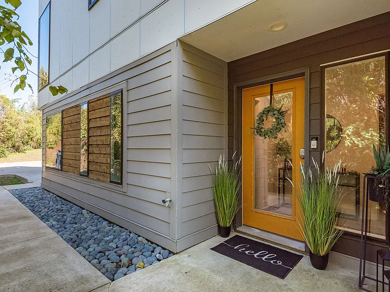 629 W Iris Dr #5 — Photo 17