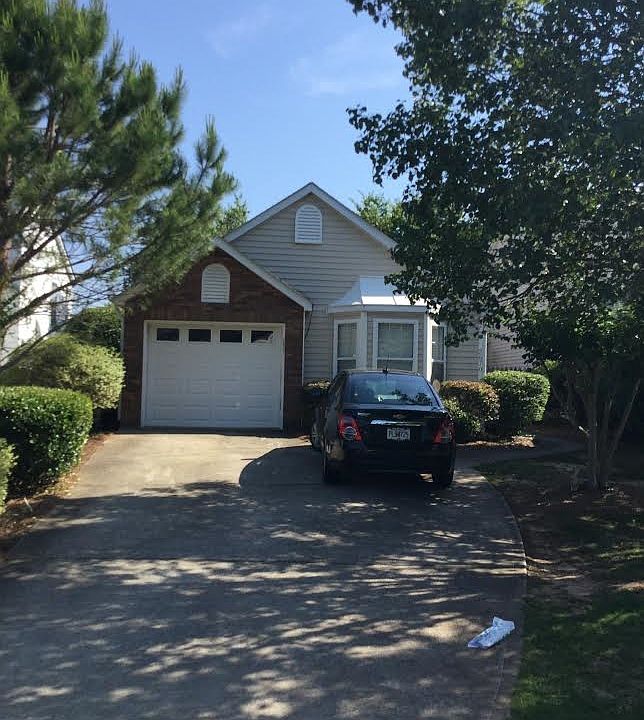 1st image of 2670 Laurel Dr