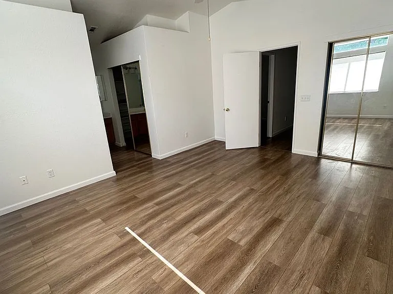 4918 Hearthwood Ct — Photo 10