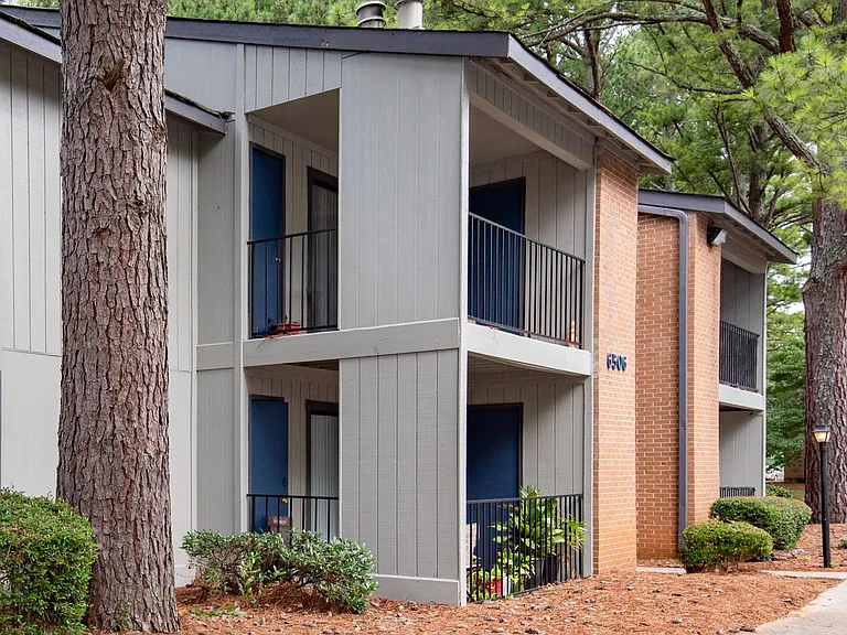 Royal Pines — Photo 34