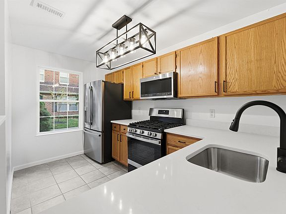 3rd image of 1535 Benjamin Franklin Ct #535
