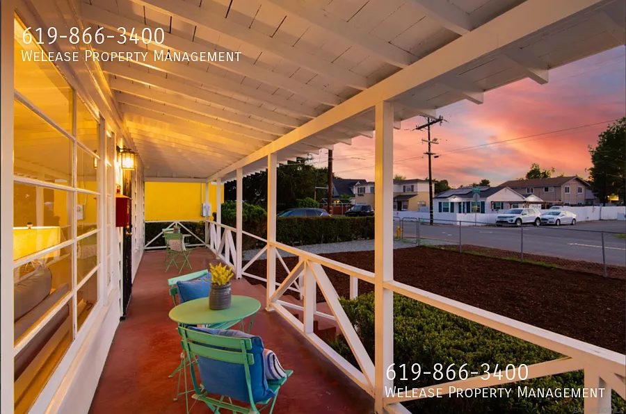 Move-in special until December 2026! 2 bed 1 bath House Large Front Yard — Photo 2