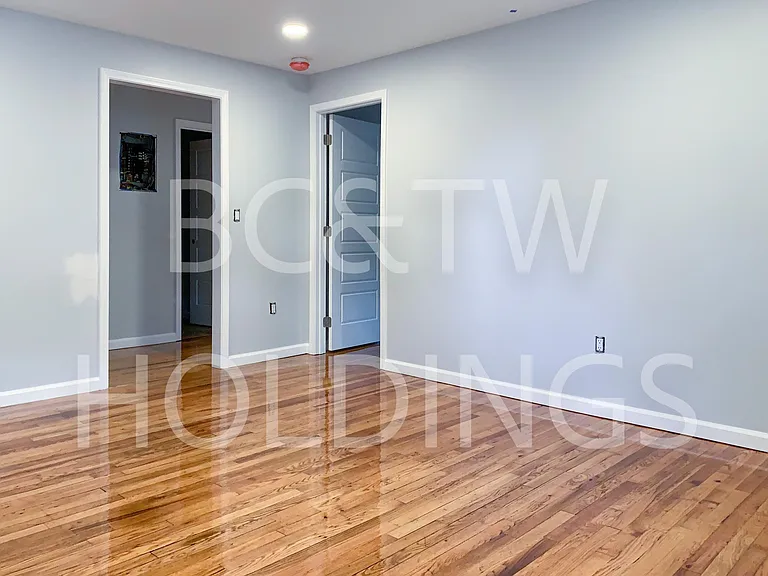 112 Broad St — Photo 5
