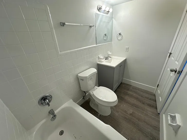 2401 NW 9th Ave — Photo 20