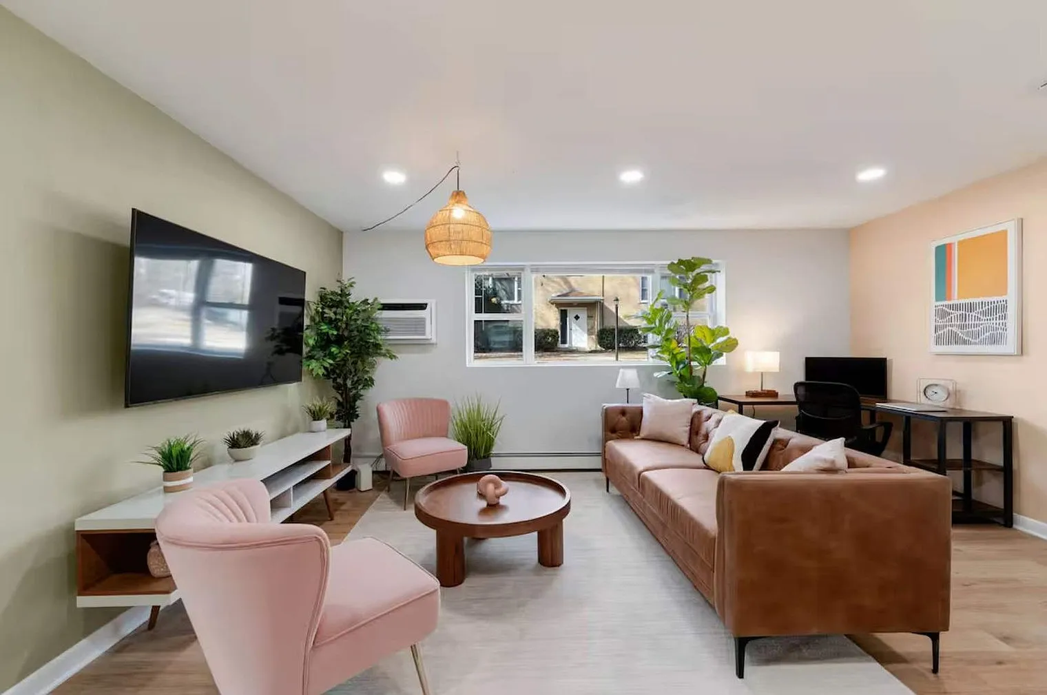 1 bed, 1.0 bath, 893 sqft, $2,797 — Photo 1