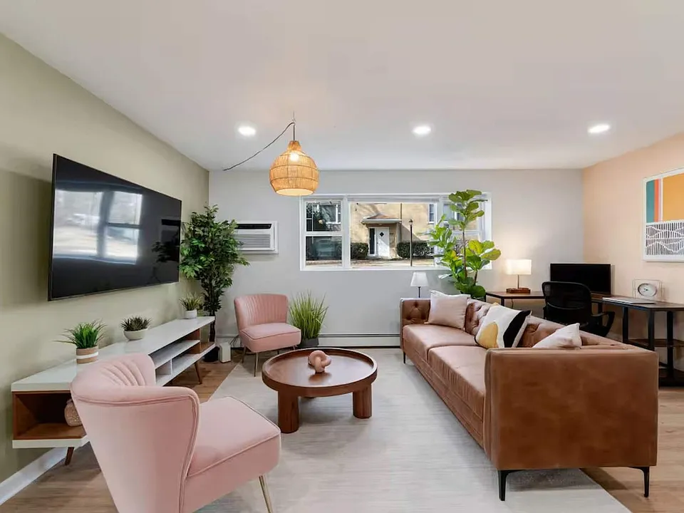 1016 E Division St #ID1530436P