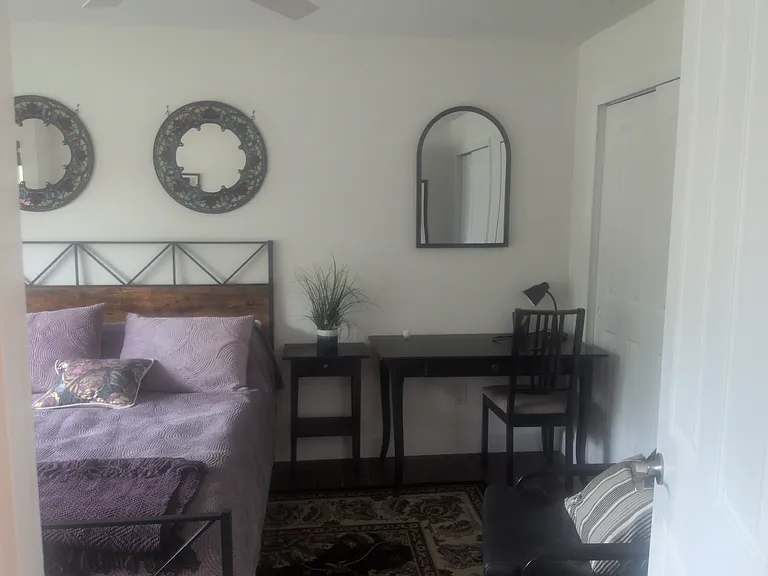 1426 Silverthorn Dr — Photo 16