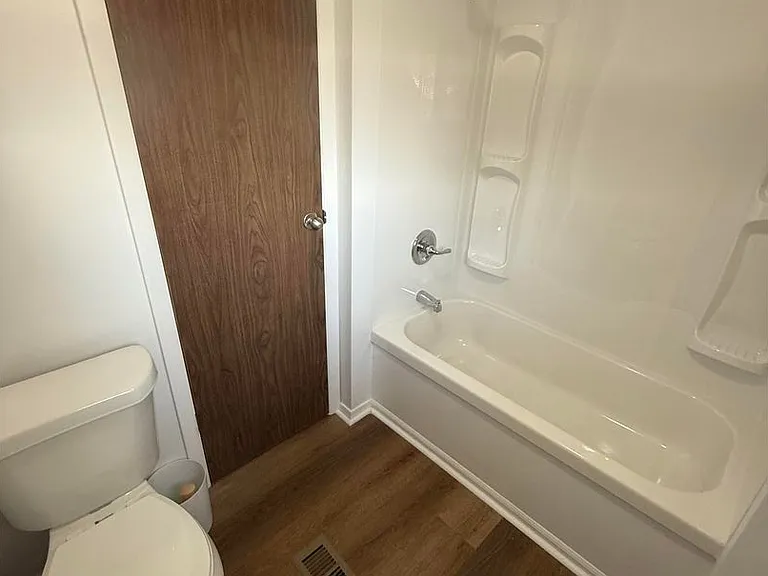 114 Linden Dr — Photo 18