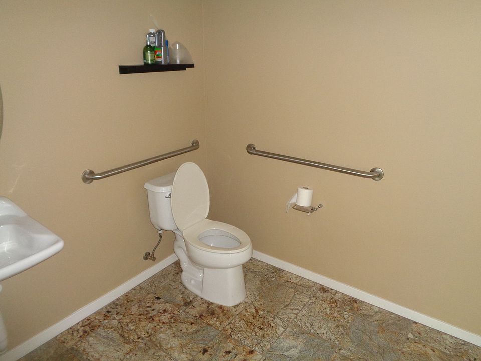 1st image of 522 W 1st St Suite 102