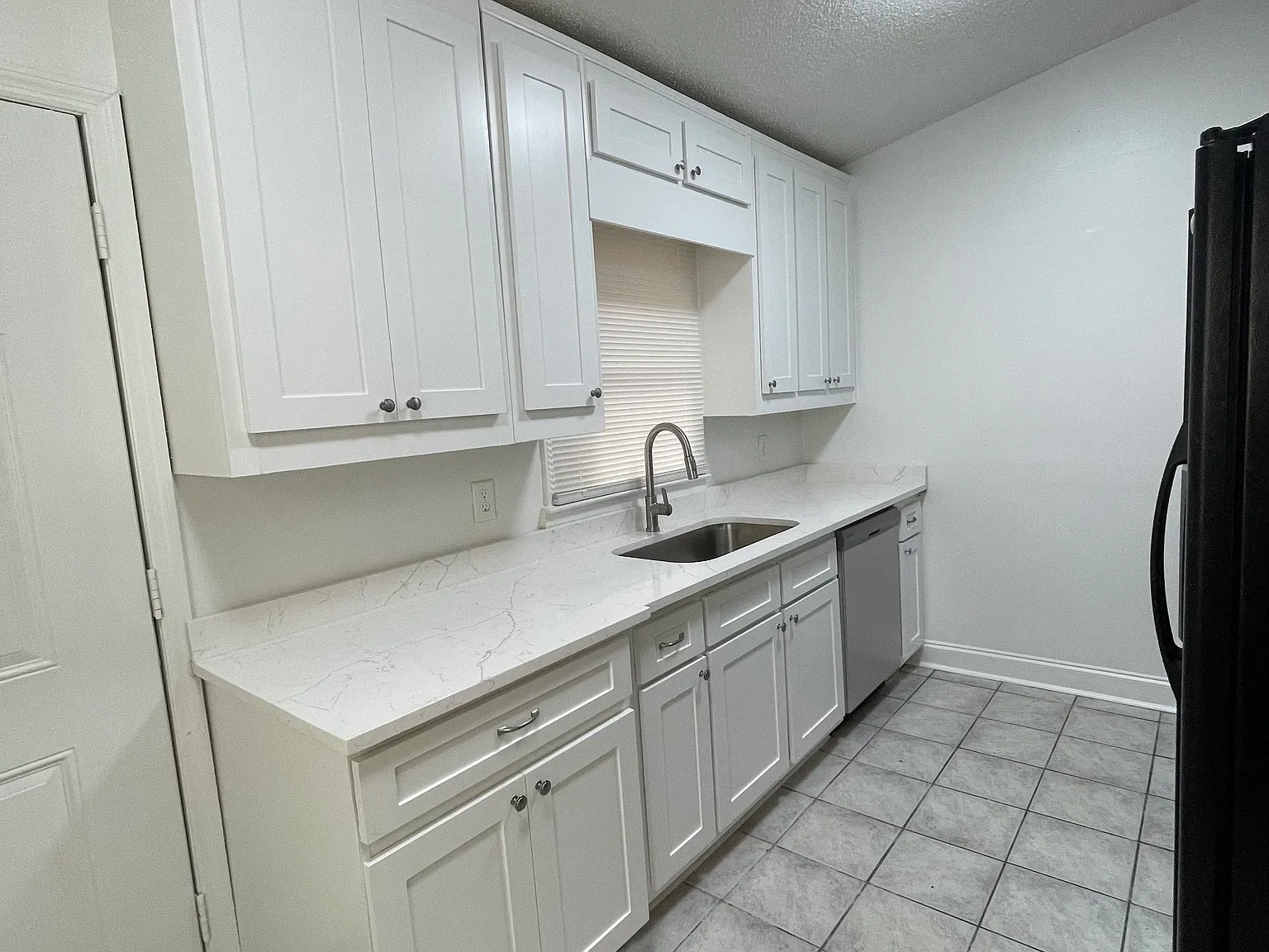 3159 Davenport Rd — Photo 2