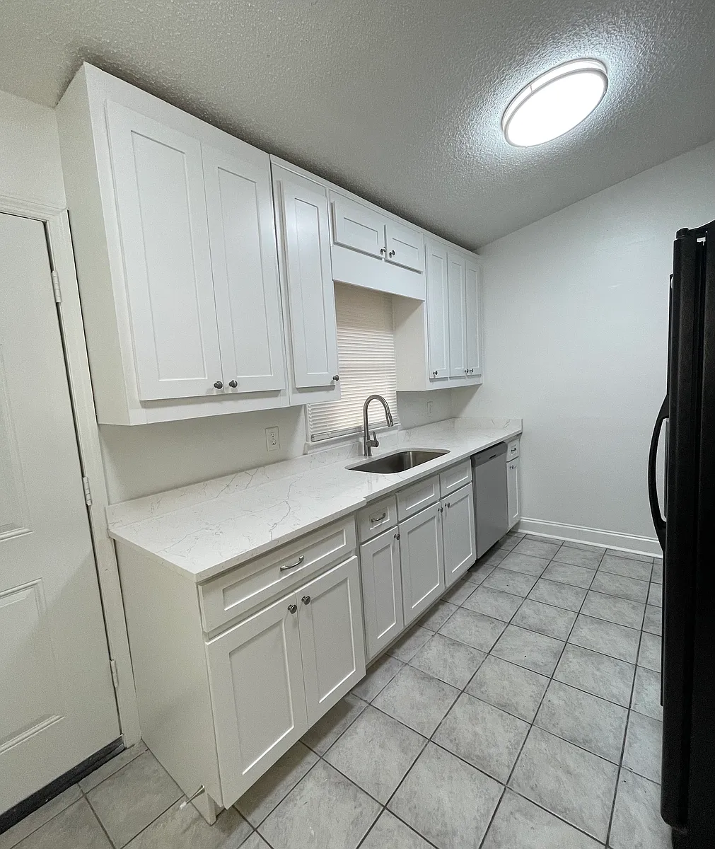 Building Photo - 3159 Davenport Rd #A