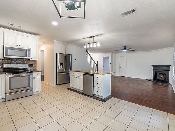 3rd image of 8321 Rocky Ct