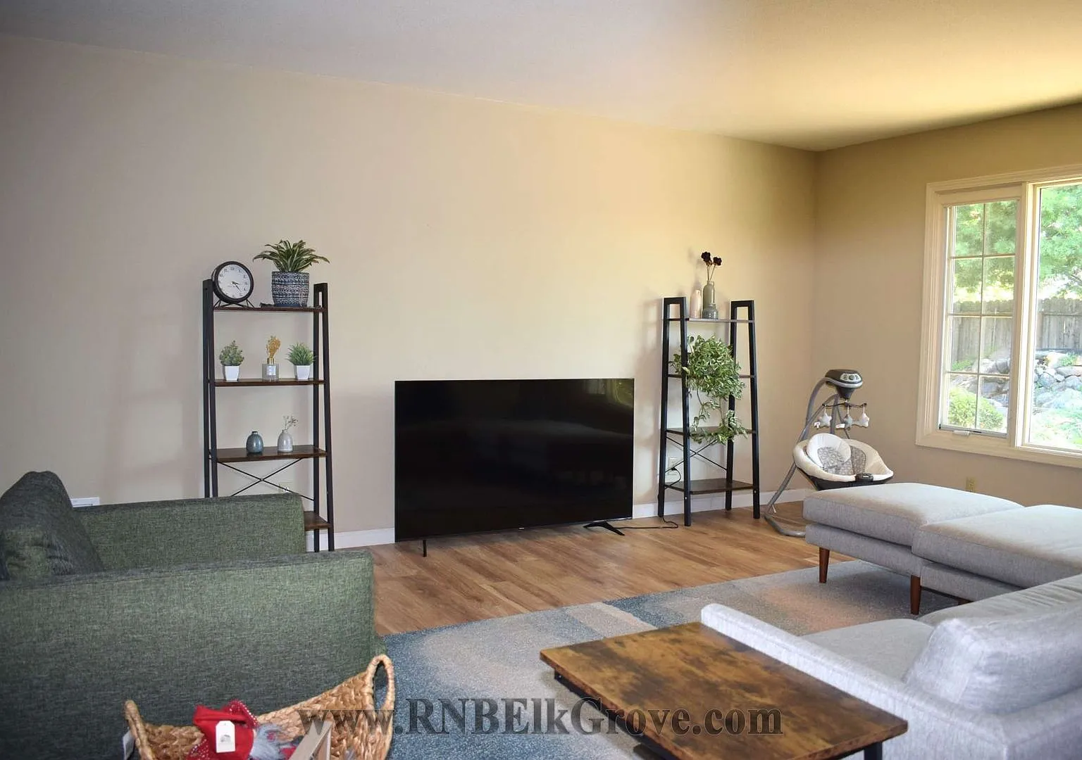 El Patio Court 9006 — Photo 2