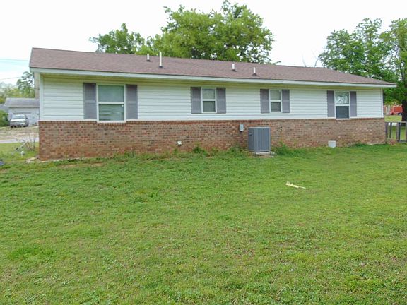 5th image of 608 S Driftwood Ave