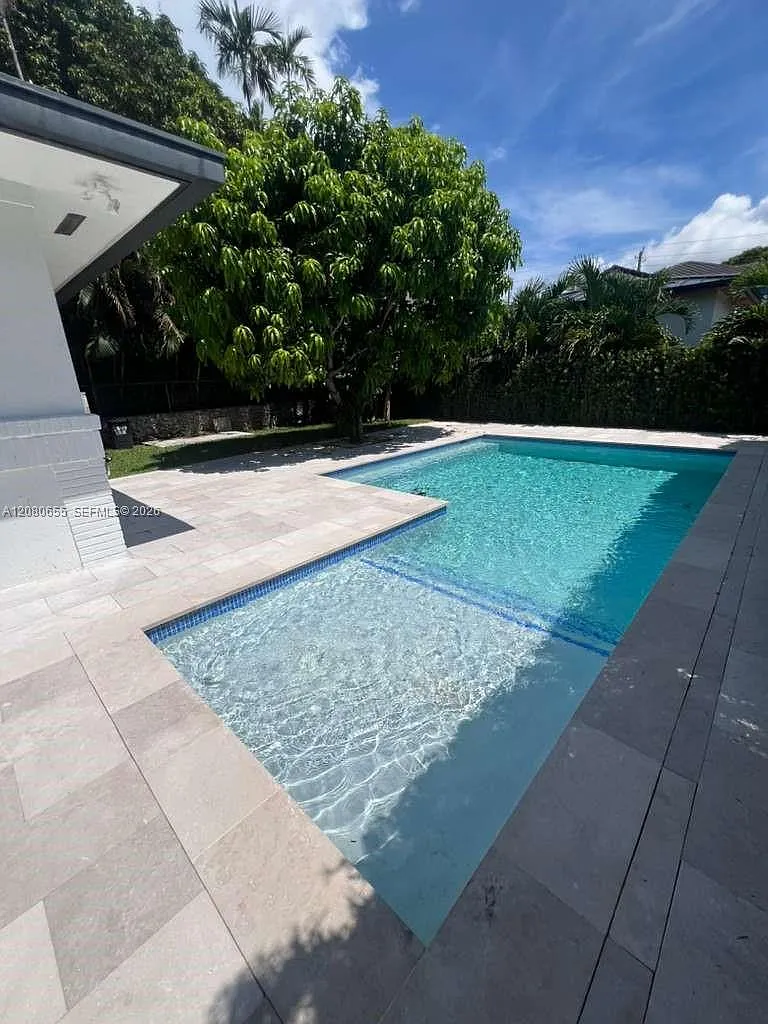 Brickell Estates — Photo 1