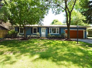 30W147 Bruce Ln, Naperville, IL 60563