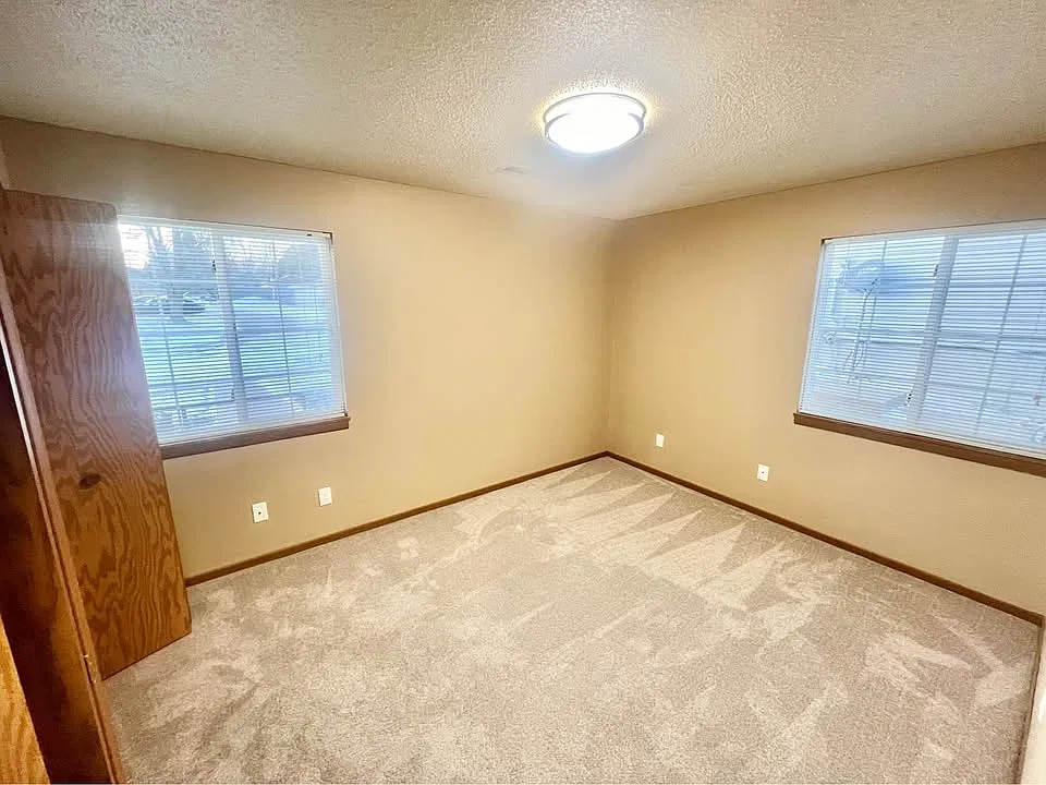 2 bed, 1200 sqft, $1,275 — Photo 4