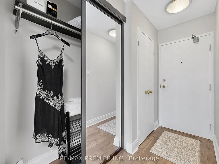 95 Prince Arthur Ave #Penthouse 824 — Photo 9