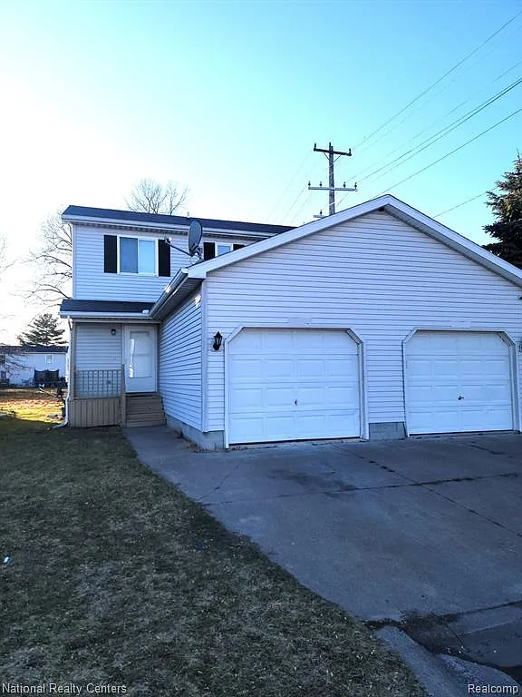 2 bed, 1.0 bath, 960 sqft, $1,350 — Photo 1