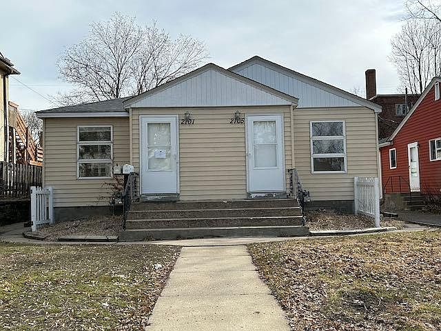 1st image of 2101 Grand Ave S