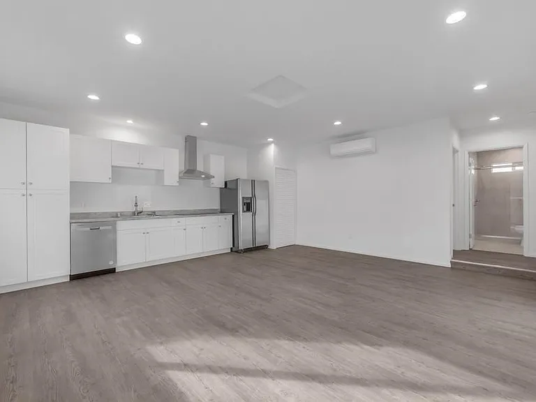 7756 Mason Ave — Photo 2