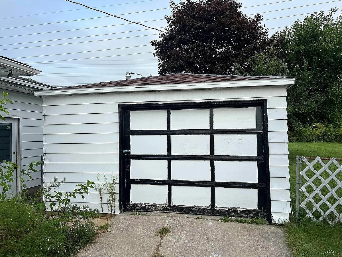 Building Photo - 3128 Lexington Dr