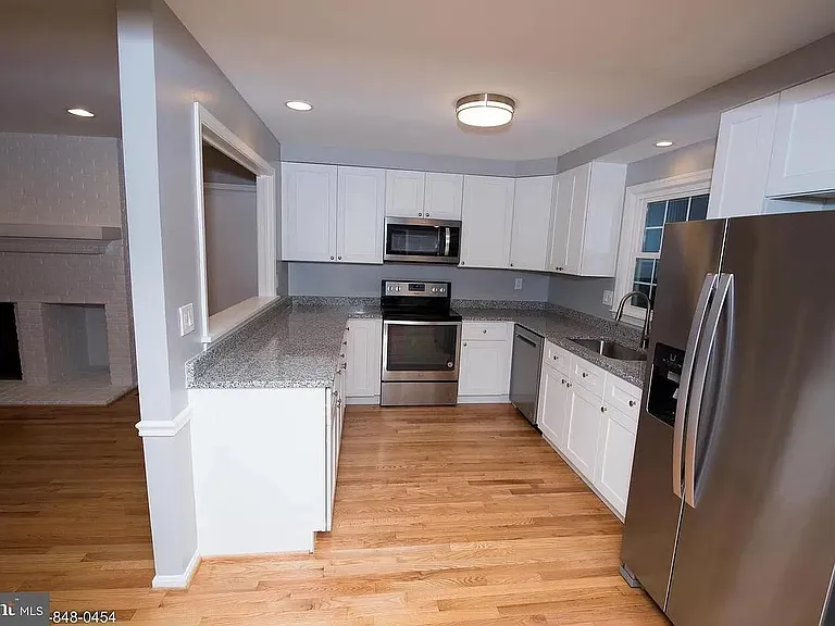 9721 Lookout Pl — Photo 15