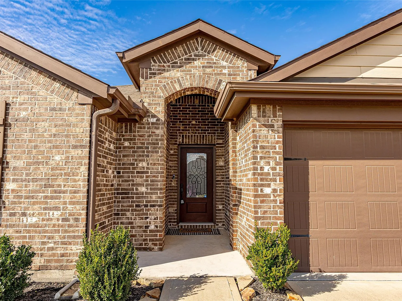 4 bed, 2.0 bath, 2094 sqft, $2,250 — Photo 4
