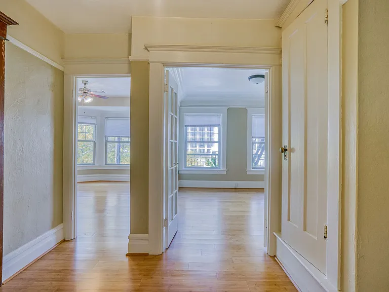 Raintree Apartments — Photo 4