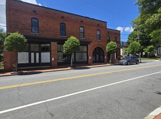 8 S King St, Halifax, NC 27839