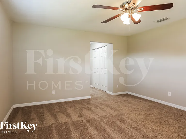 1298 SW Crost Ave — Photo 8